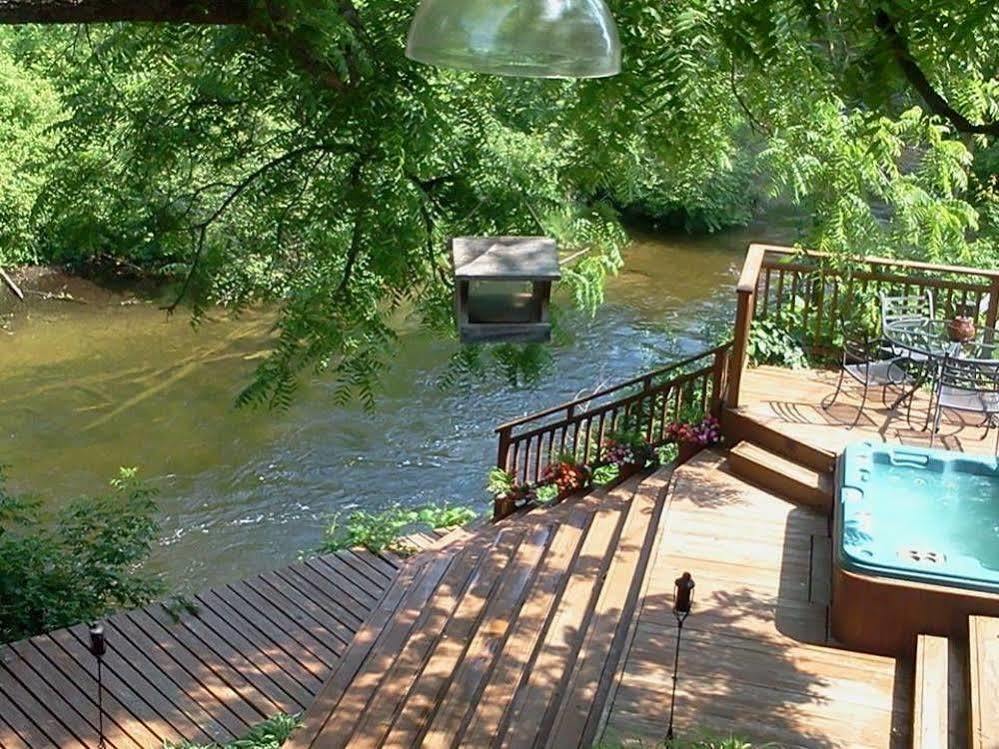 Stone Waters Inn Bellaire Extérieur photo