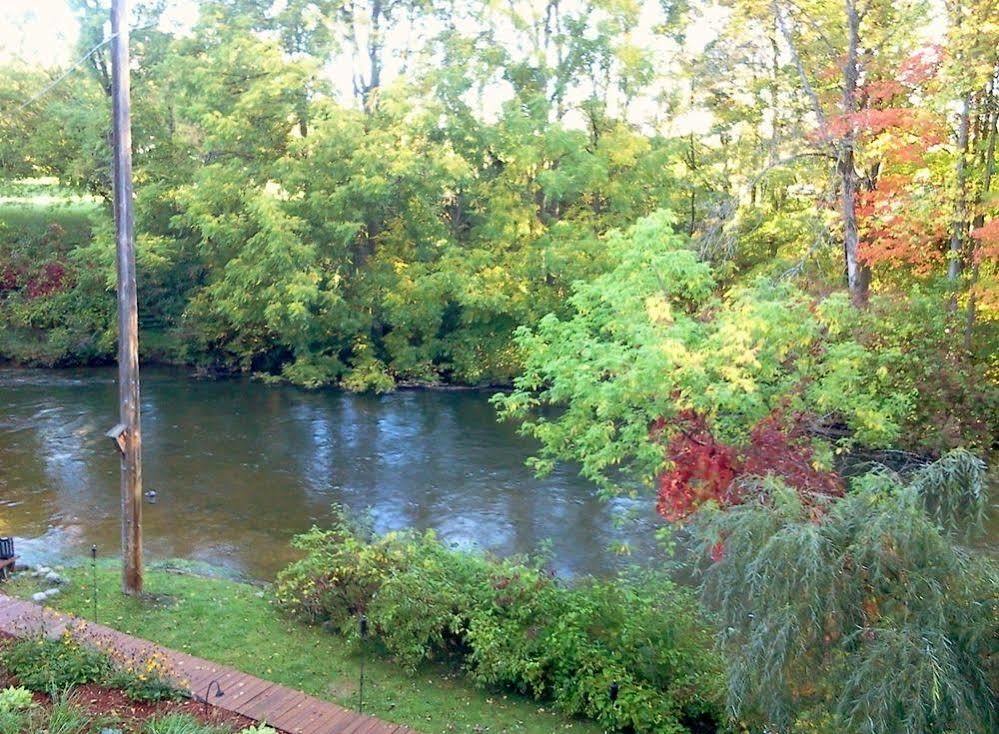 Stone Waters Inn Bellaire Extérieur photo