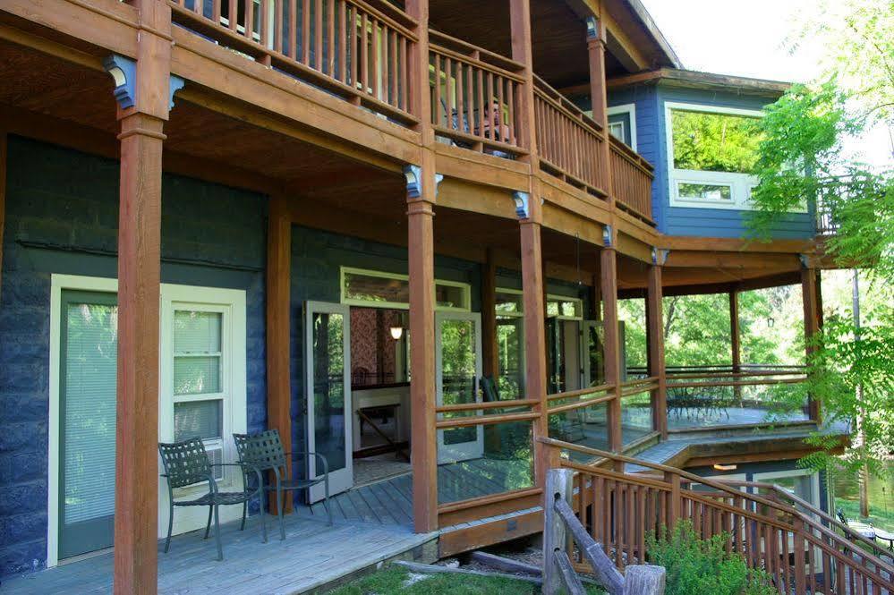 Stone Waters Inn Bellaire Extérieur photo